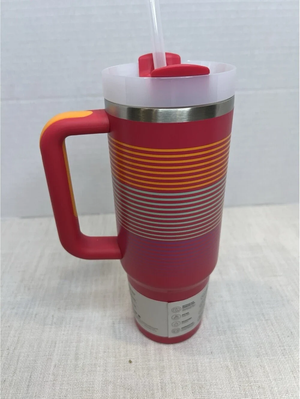 Stanley Quencher H2.0 FlowState 30 oz Striped Magenta Hyper Stripe